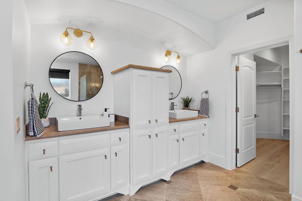 Photo of Bathroom in Townsite
