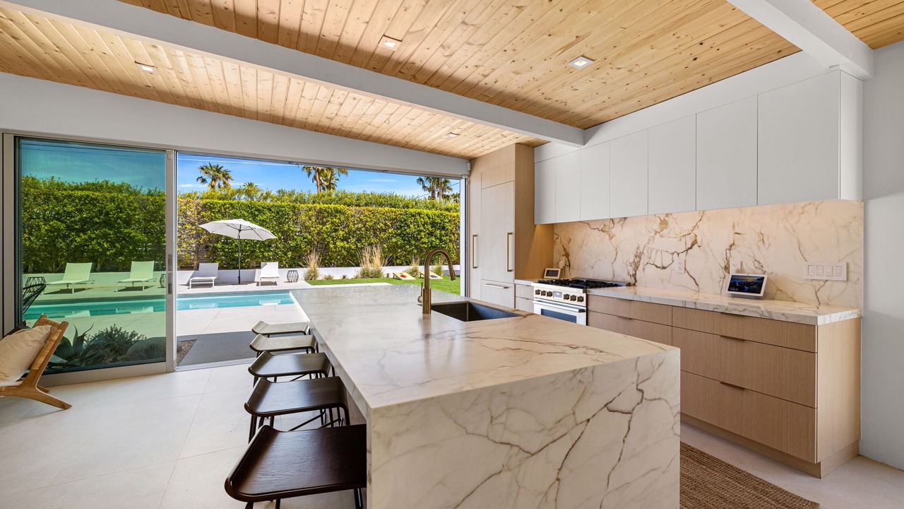 Photo of Kitchen in Racquet Club Estates