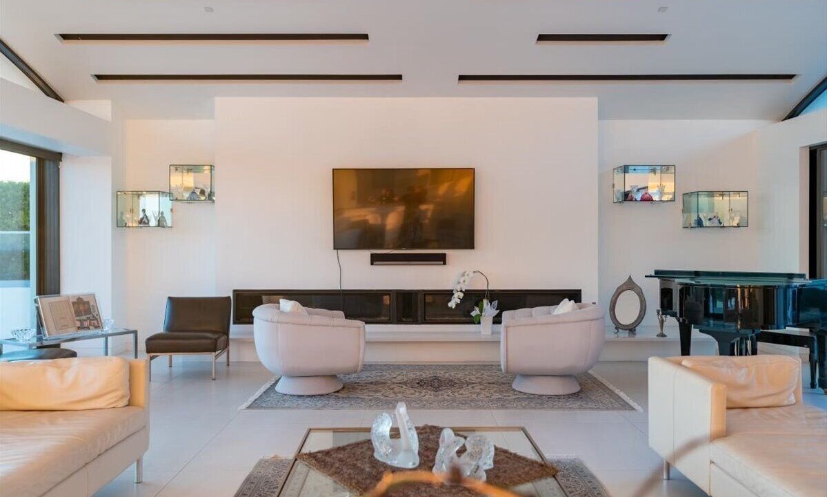 Photo of Livingroom in Newport Coast