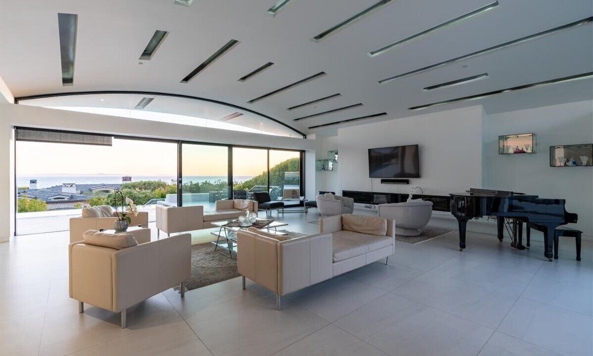 Photo of Livingroom in Newport Coast
