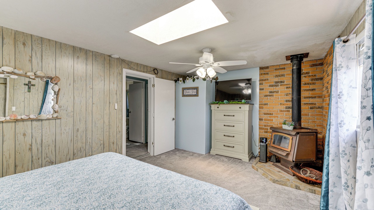 Photo of Bedroom in Eureka
