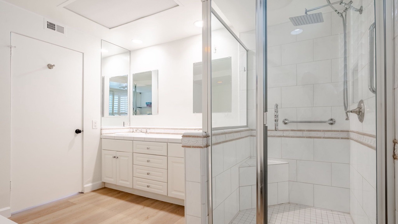 Photo of Bathroom in Hollywood Hills
