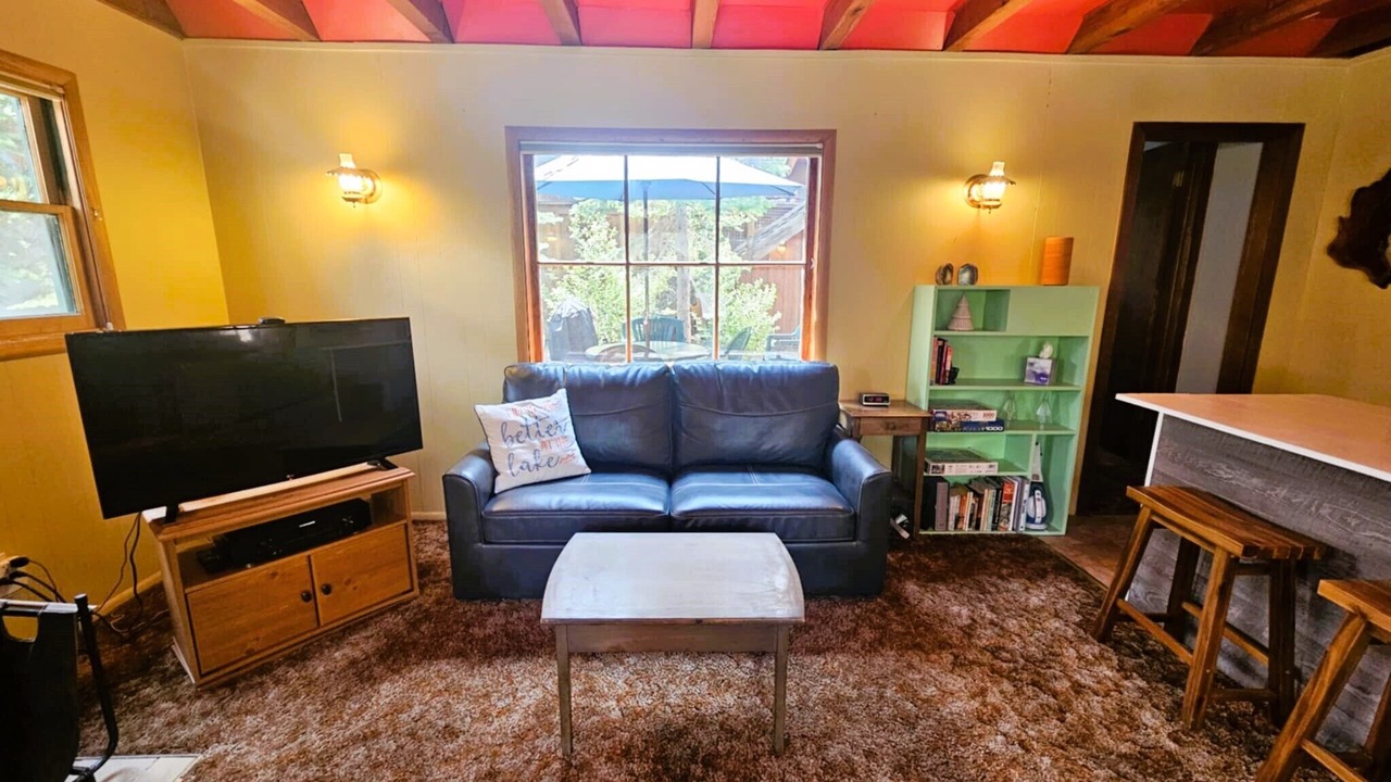 Photo of Livingroom in Donner Lake Woods