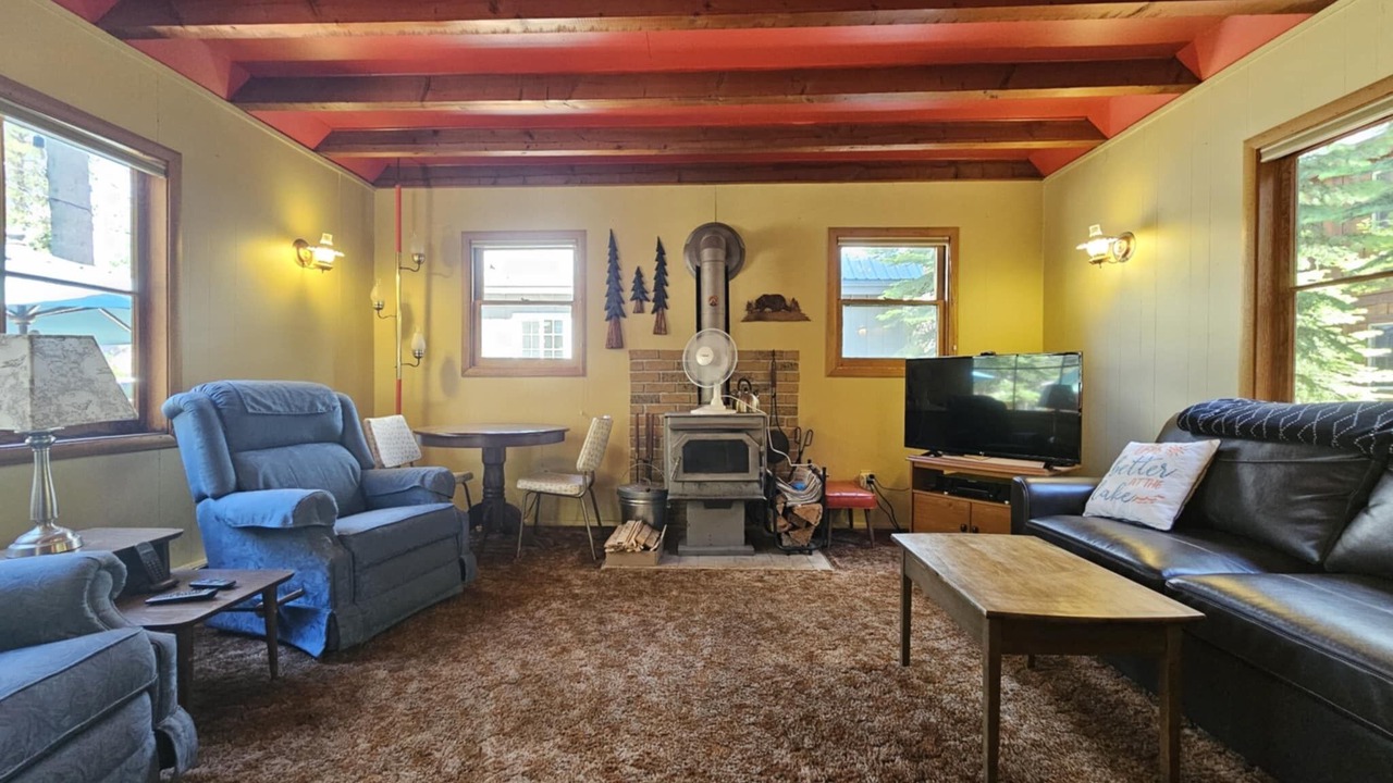 Photo of Livingroom in Donner Lake Woods
