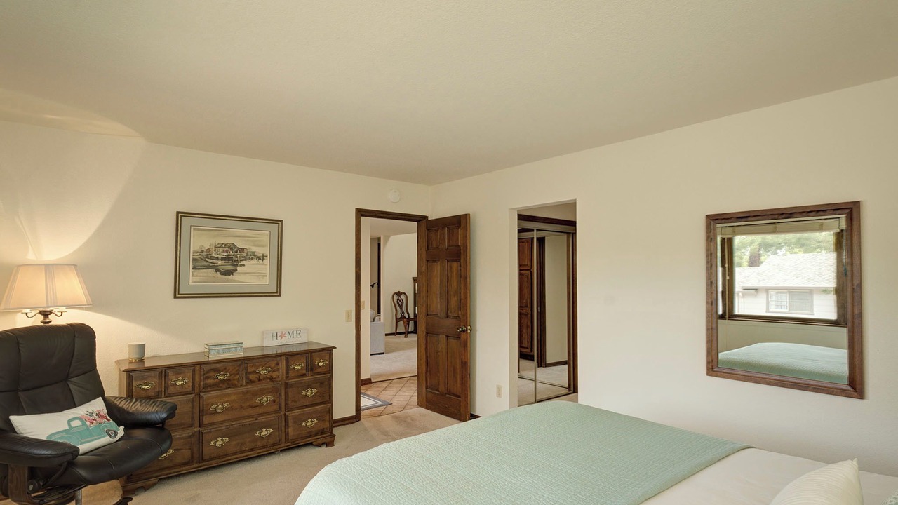 Photo of Bathroom in Golden Rectangle