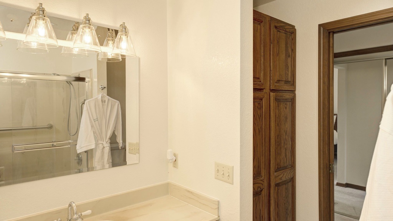 Photo of Bathroom in Golden Rectangle
