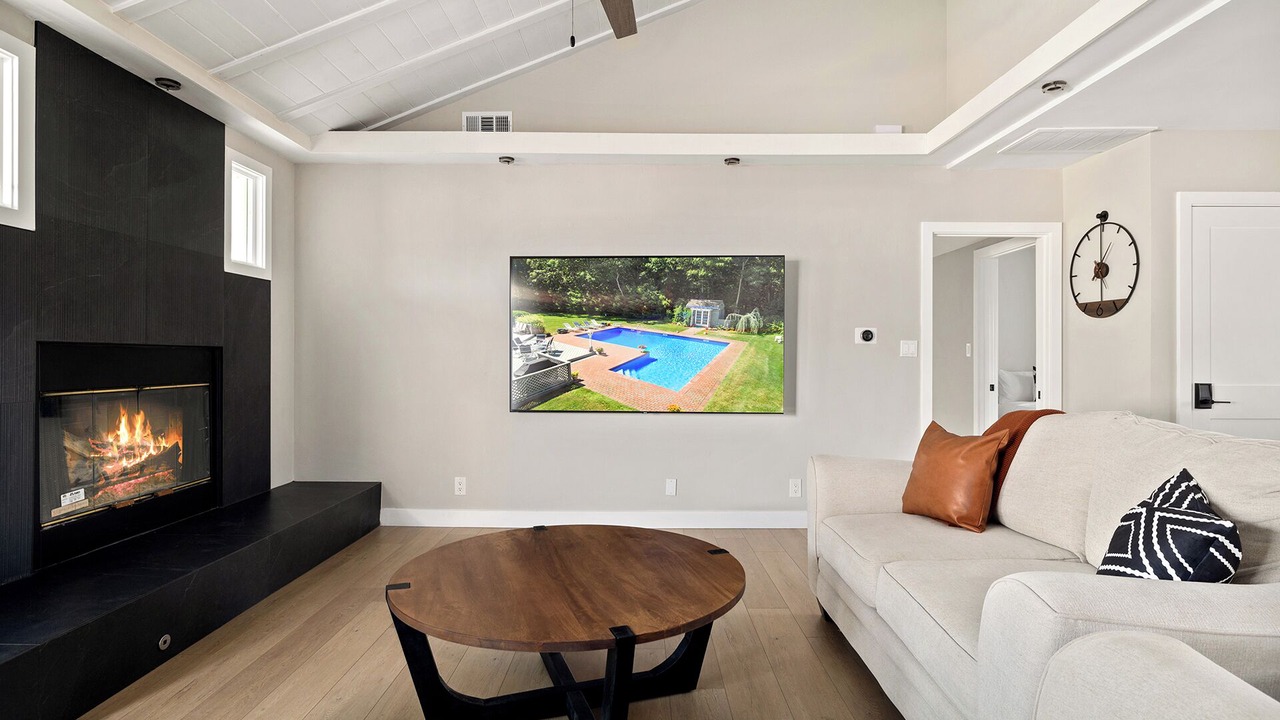 Photo of Livingroom in North Hills