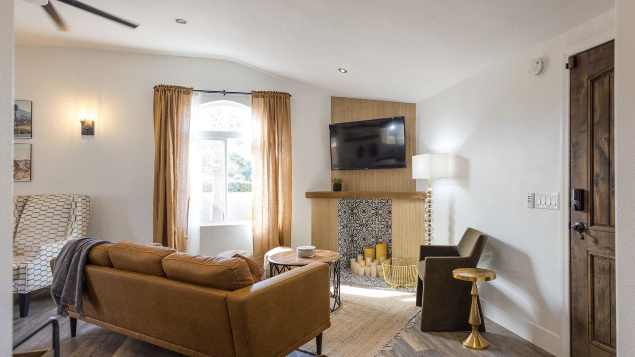 Photo of Livingroom in Desert Club Estates
