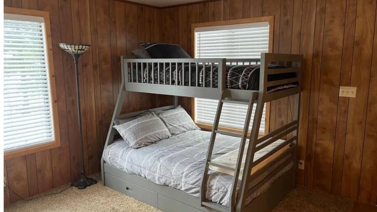 Photo of Bedroom in Lakehead-Lakeshore