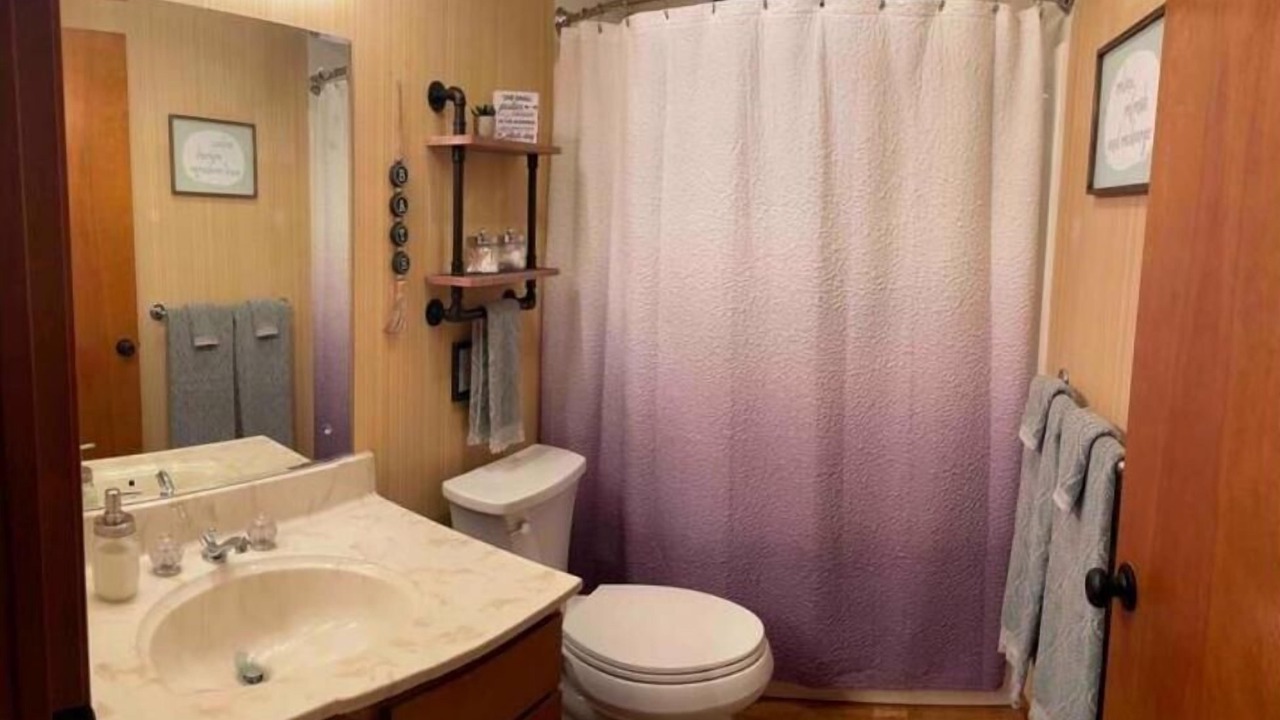 Photo of Bathroom in Lakehead-Lakeshore