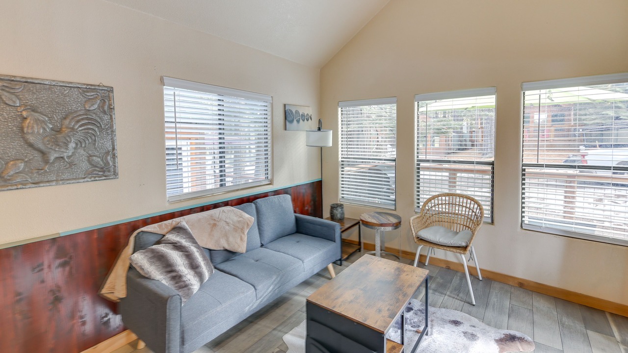 Photo of Livingroom in Lake Almanor Peninsula