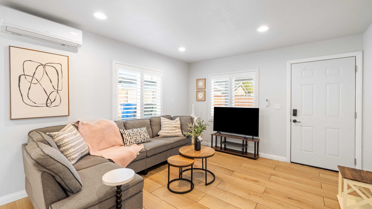 Photo of Livingroom in Ontario