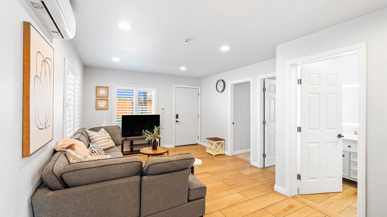 Photo of Livingroom in Ontario
