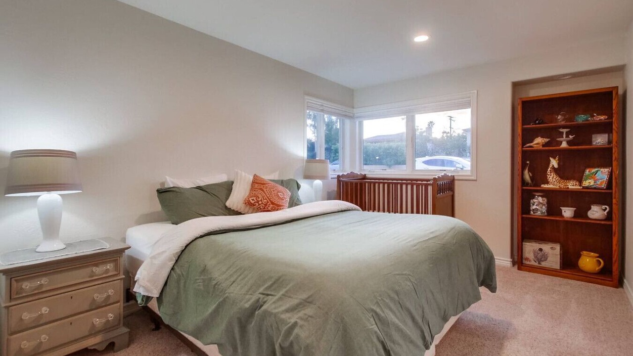 Photo of Bedroom in Sunset Cliffs