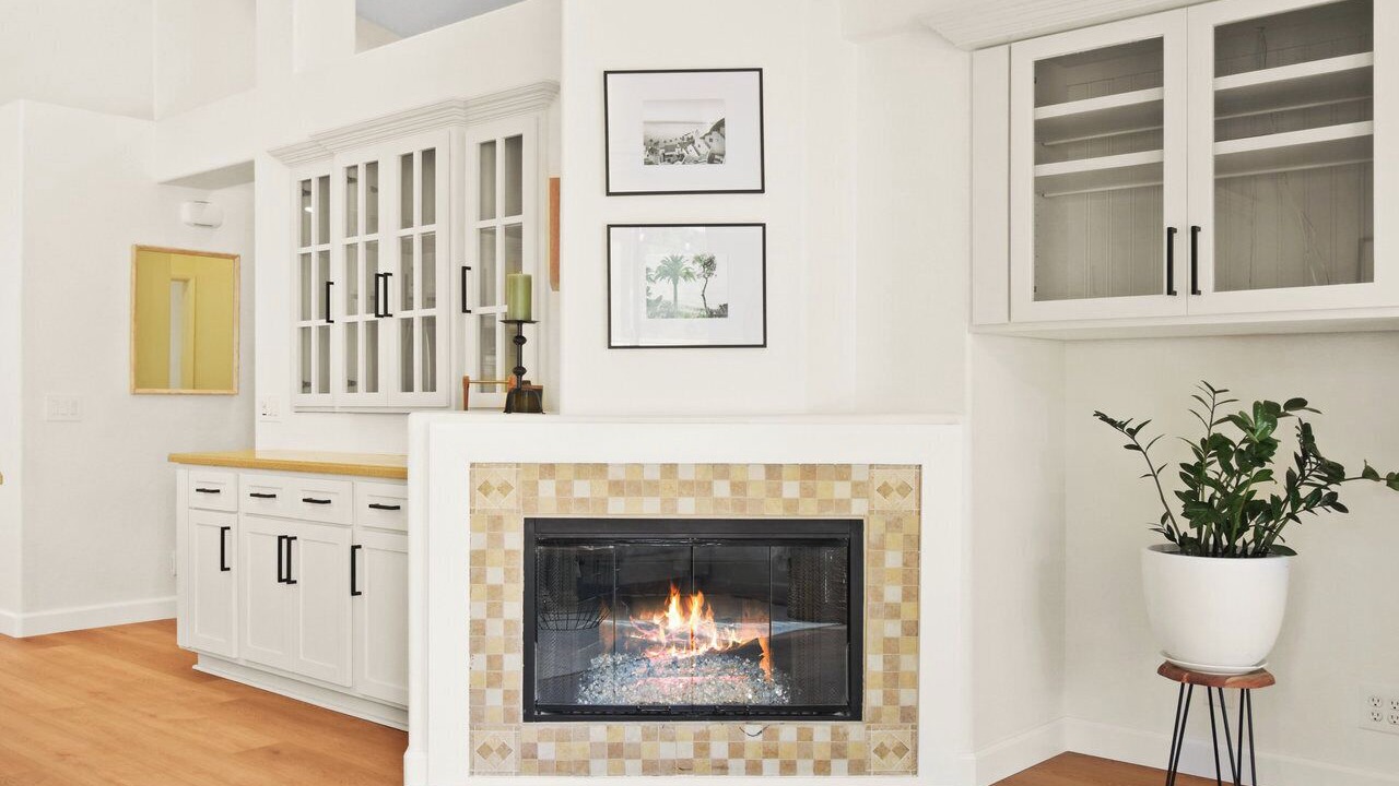 Photo of Livingroom in Eastlake Greens