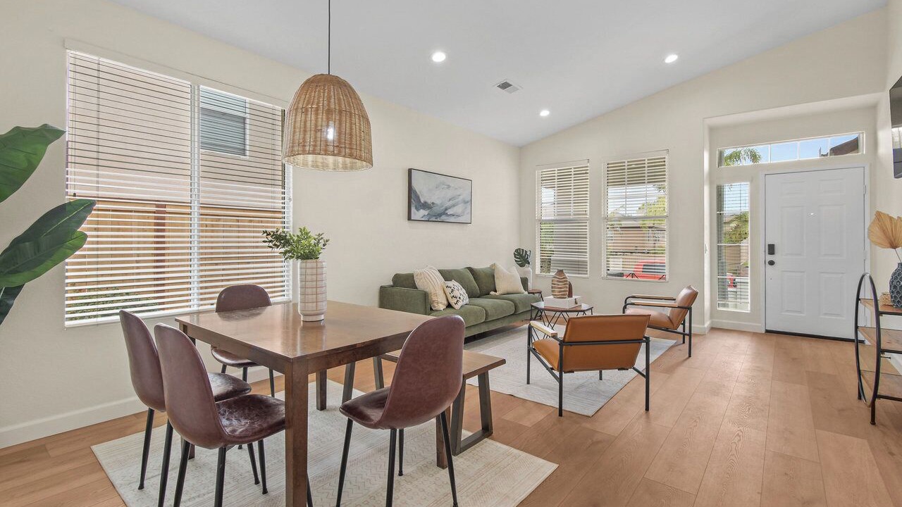 Photo of Bedroom in Eastlake Greens