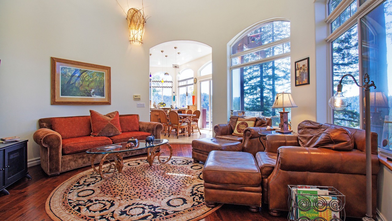 Photo of Livingroom in Guerneville