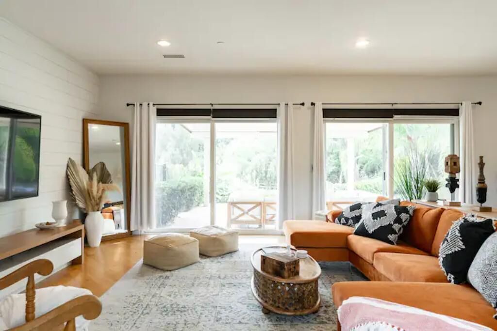 Photo of Livingroom in Rancho Santa Fe
