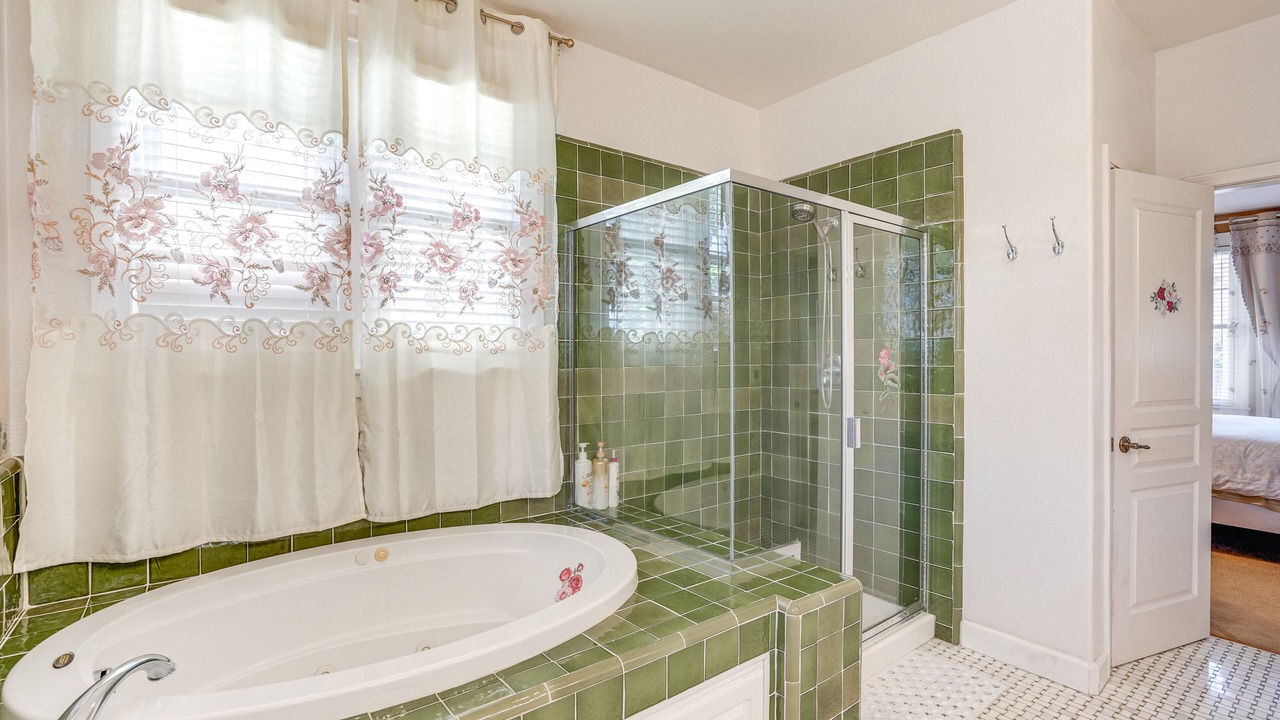Photo of Bathroom in Hercules