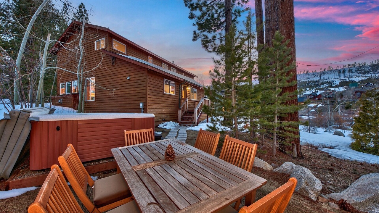 Photo of Outdoor in Mountain View Estates