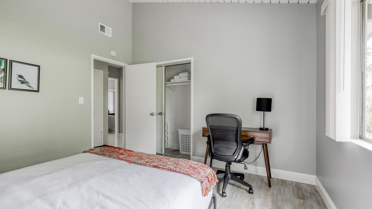 Photo of Bedroom in University South