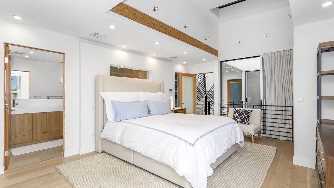 Photo of Bedroom in Beverly Grove