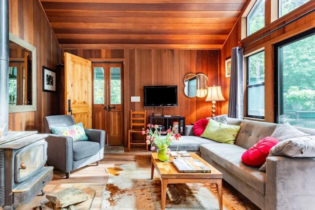 Photo of Livingroom in Guerneville
