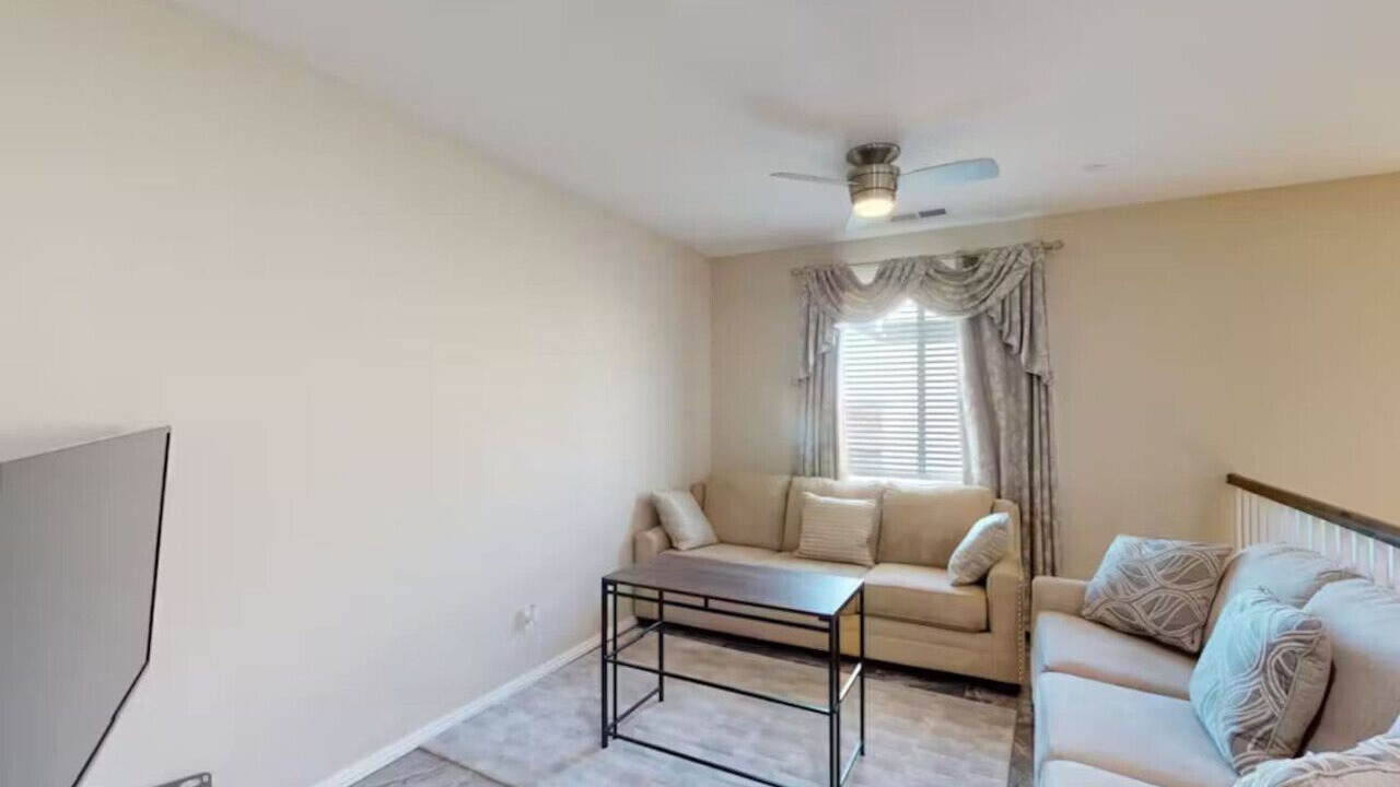 Photo of Livingroom in Chico