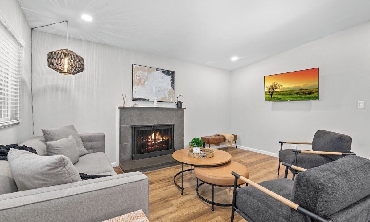 Photo of Livingroom in Fairmount Park