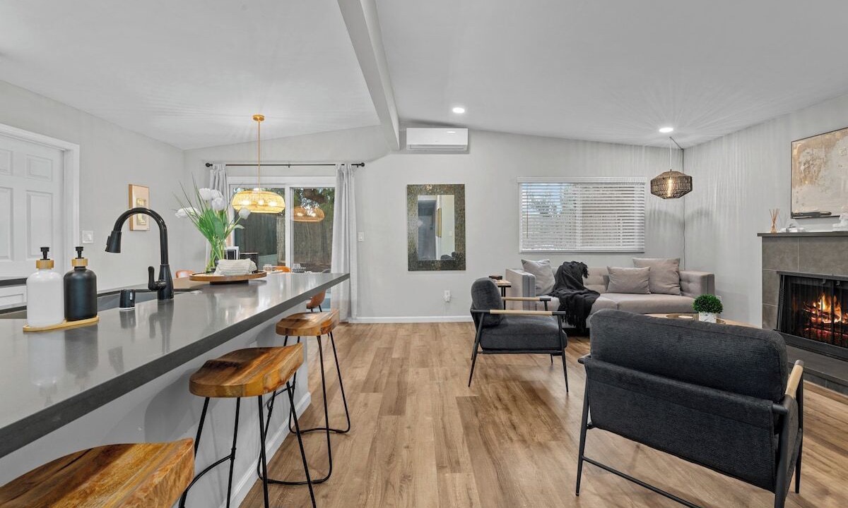 Photo of Livingroom in Fairmount Park