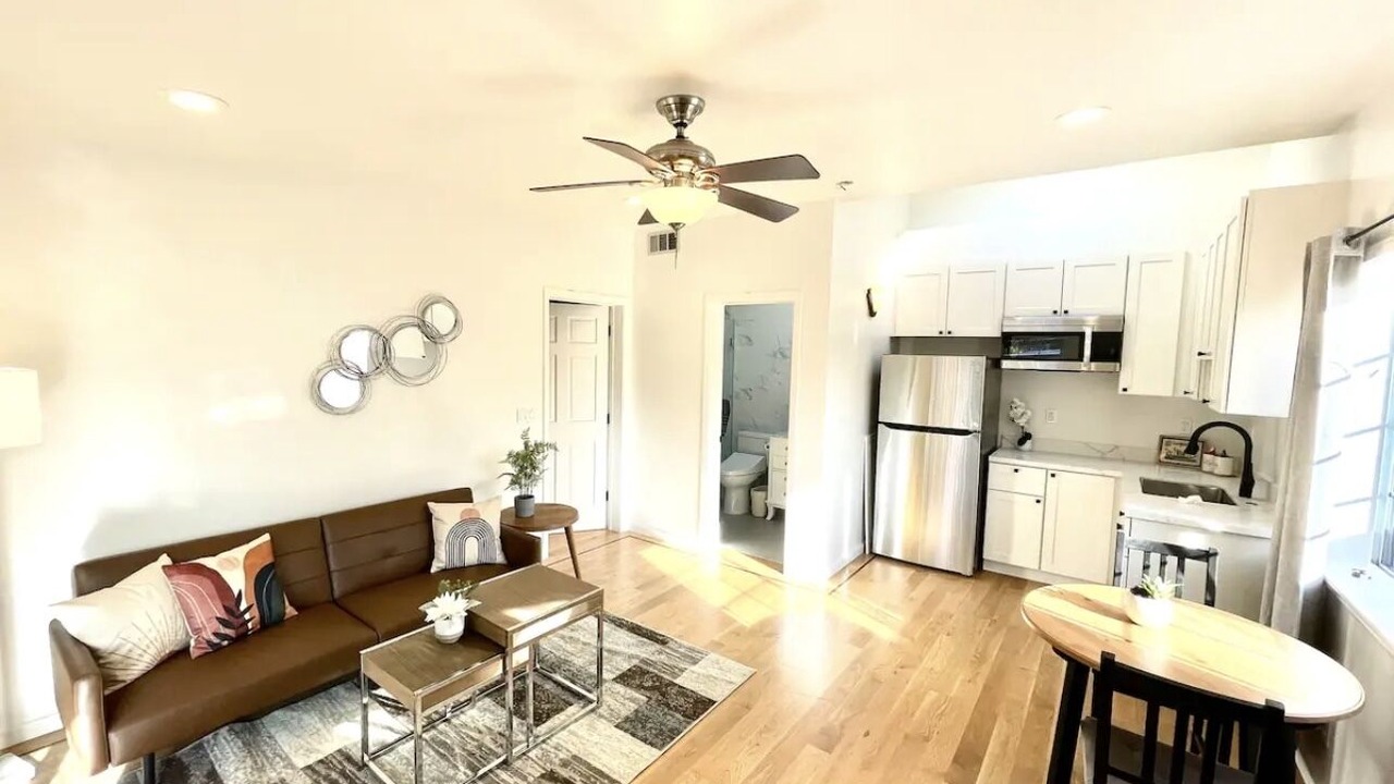 Photo of Livingroom in Lakeshore