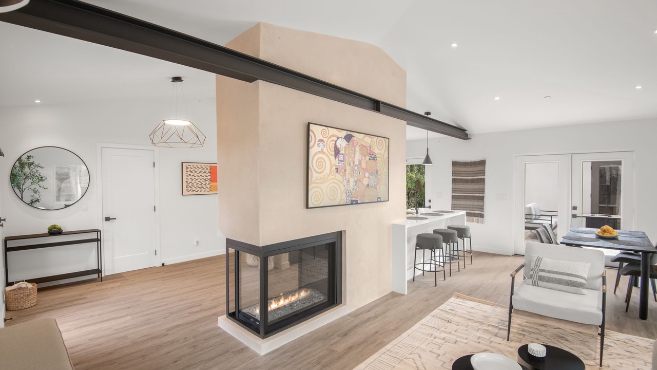 Photo of Livingroom in East Mesa