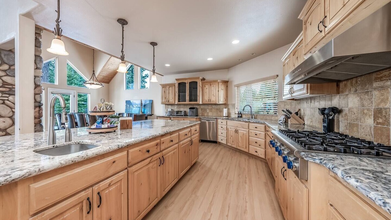 Photo of Kitchen in Shaver Lake
