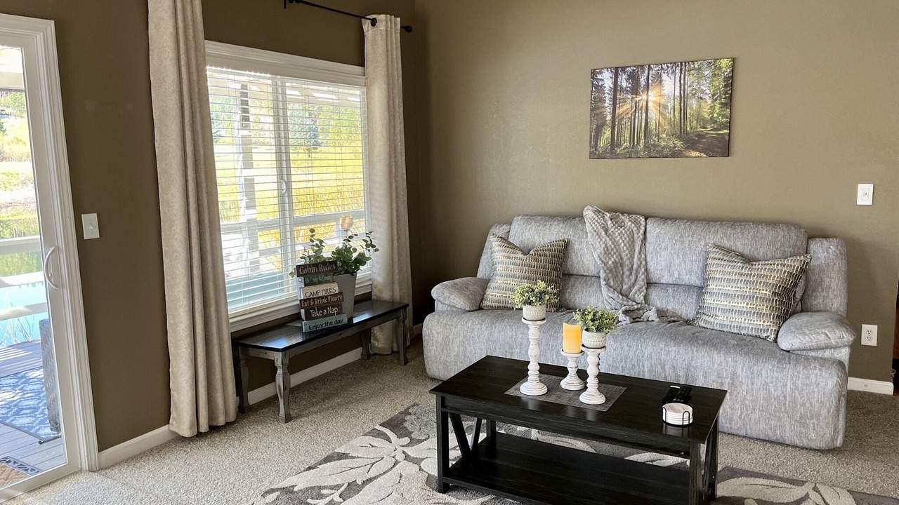 Photo of Livingroom in Plumas Eureka Estates
