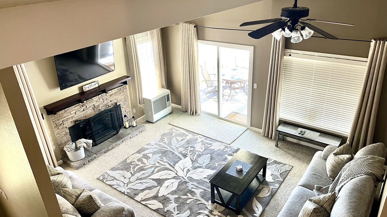 Photo of Livingroom in Plumas Eureka Estates