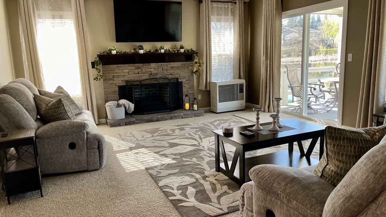Photo of Livingroom in Plumas Eureka Estates