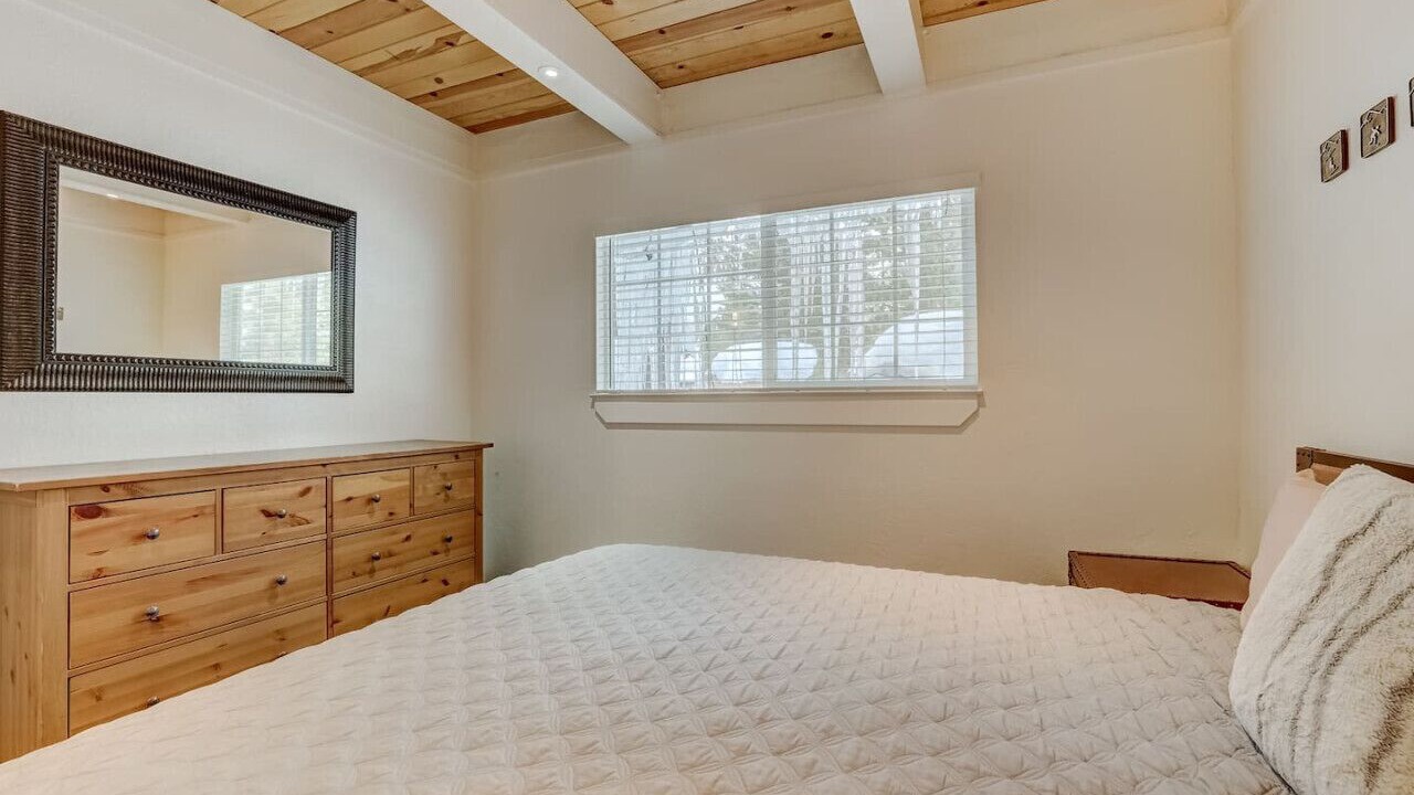 Photo of Bedroom in Christmas Valley