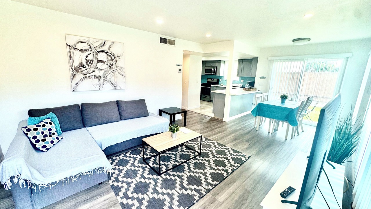 Photo of Livingroom in Orange