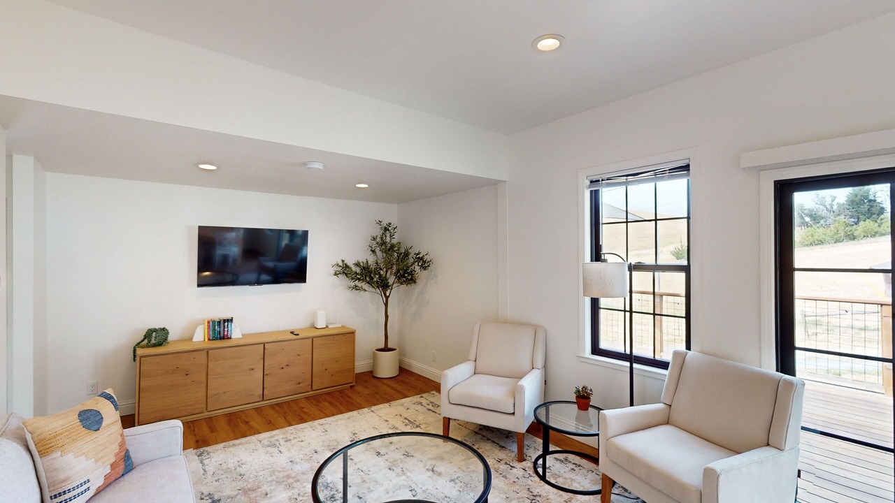 Photo of Livingroom in Penngrove