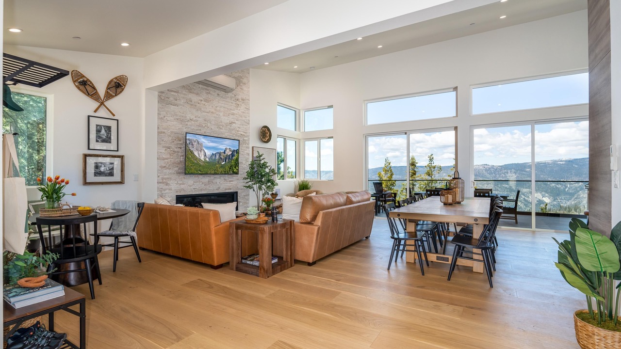 Photo of Livingroom in Yosemite West