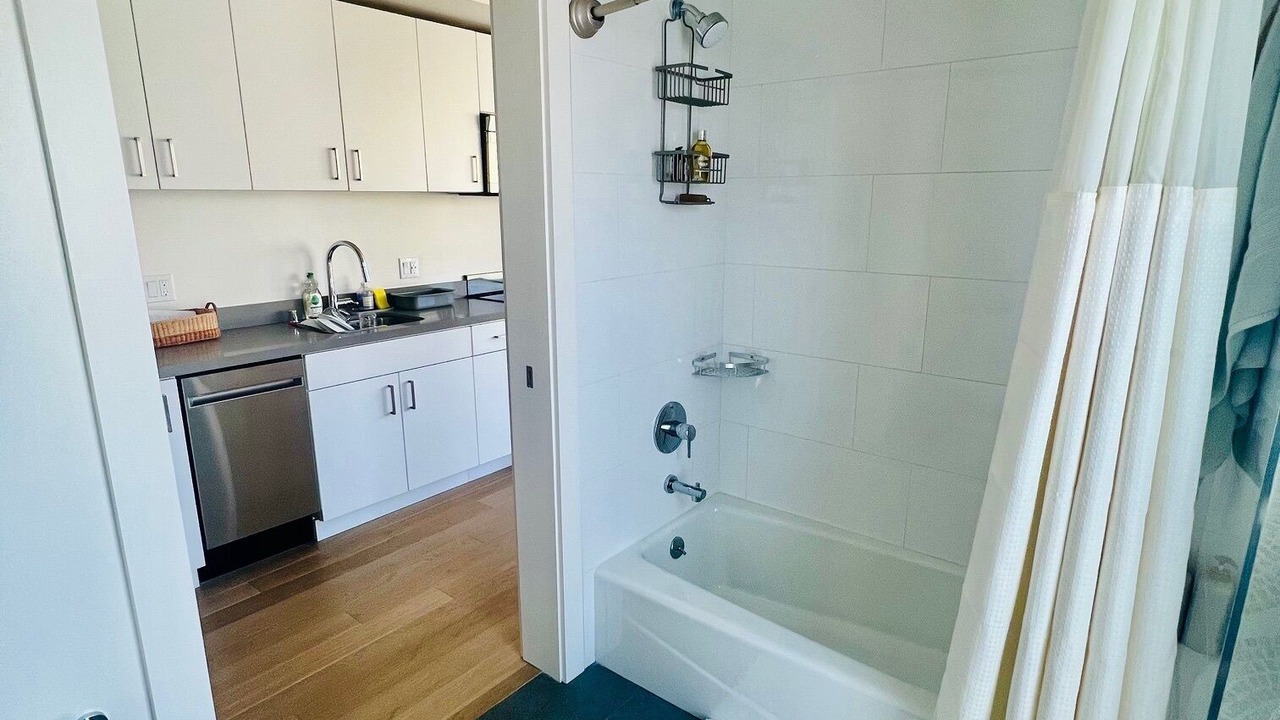 Photo of Bathroom in Lower Pacific Heights