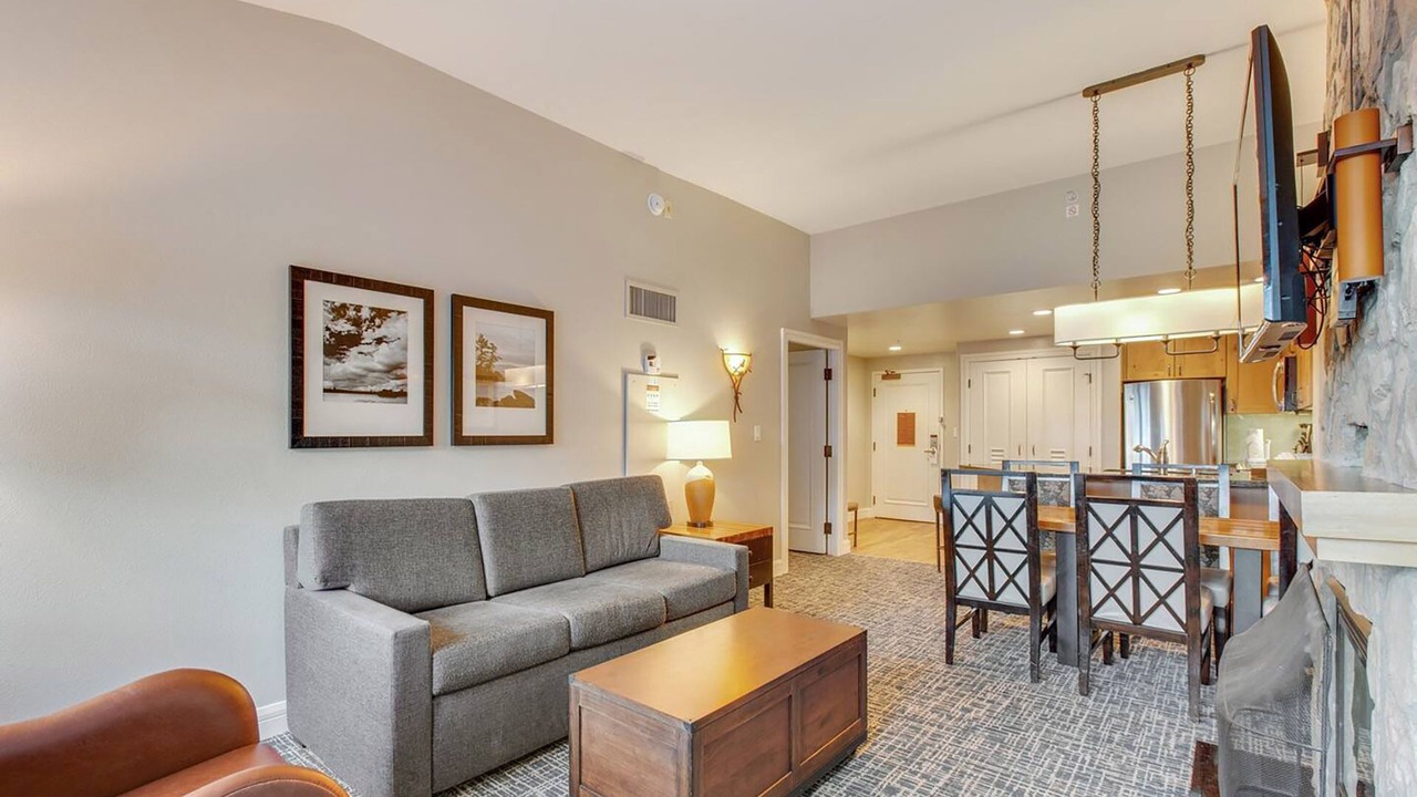 Photo of Livingroom in Lakeside Park