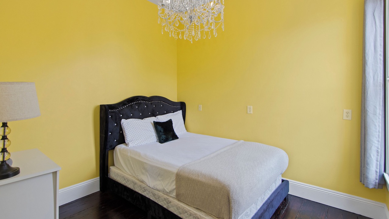 Photo of Bedroom in Little Italy