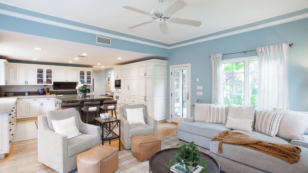 Photo of Livingroom in Village of La Jolla