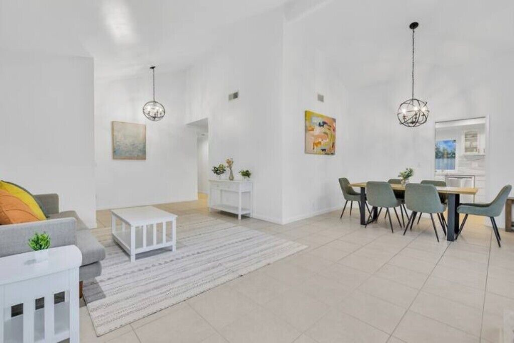Photo of Livingroom in Thousand Oaks