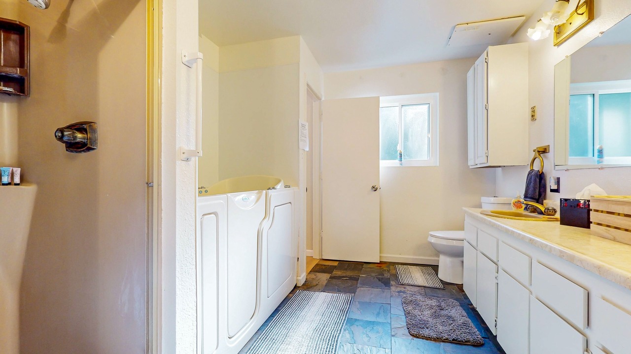 Photo of Bathroom in Shingletown