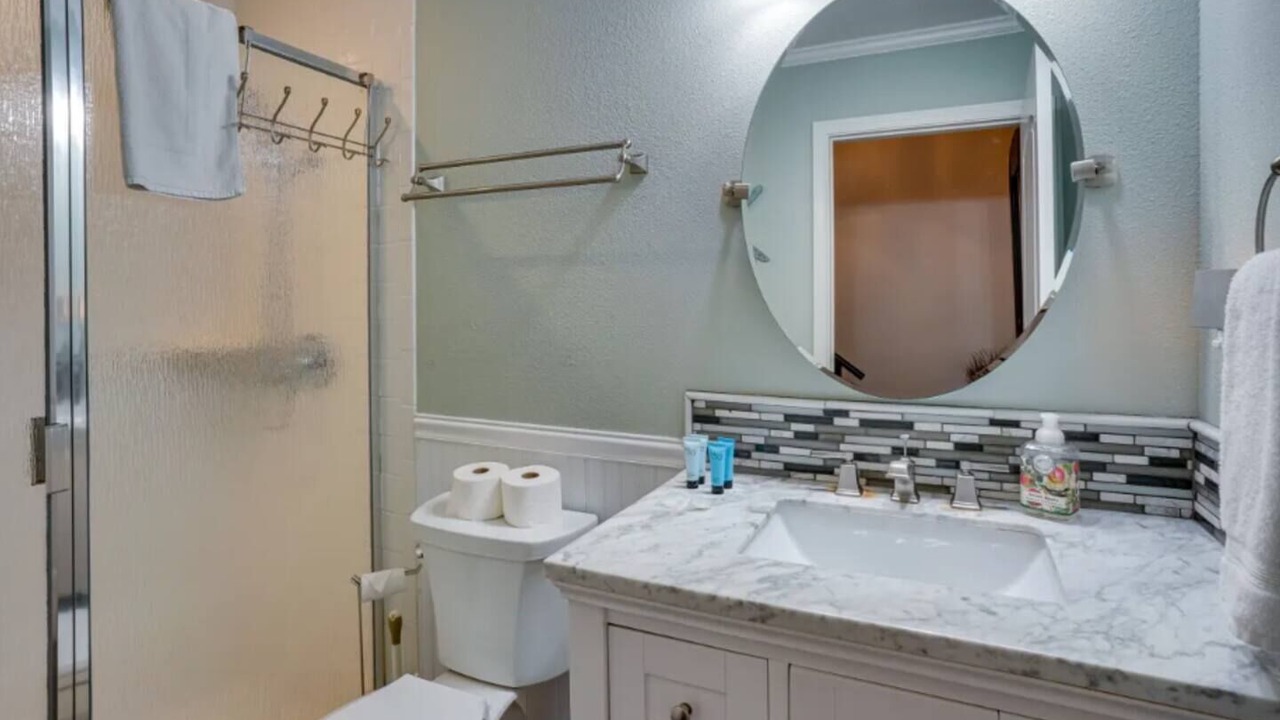 Photo of Bathroom in Avalon