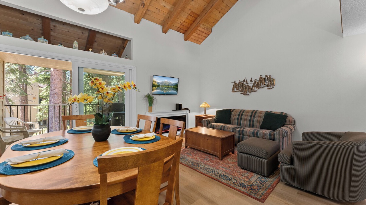 Photo of Livingroom in Carnelian Woods