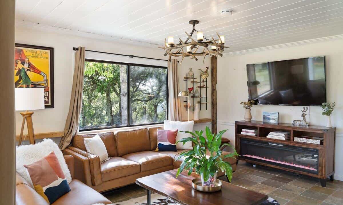 Photo of Livingroom in Glen Ellen
