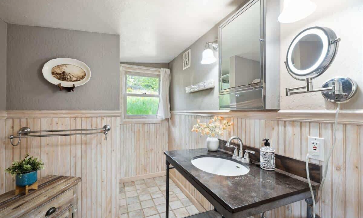 Photo of Bathroom in Glen Ellen